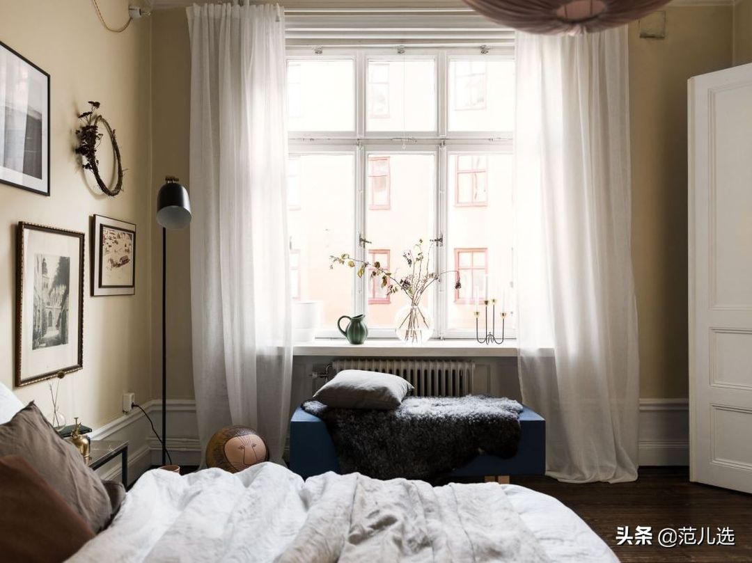 带有复古发现的米色住宅，极少的家具摆设调低了色调装修效果图片_8