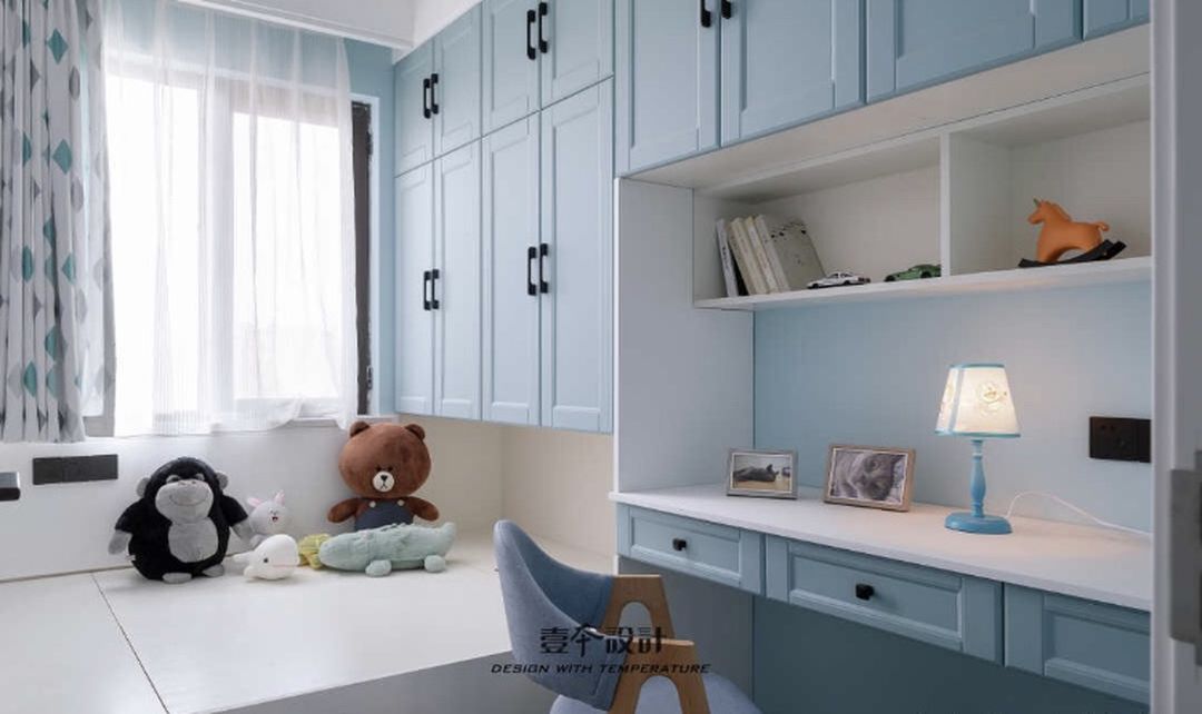 儿童房留出开放式收纳格，孩子喜欢的都展示出来装修效果图片_7