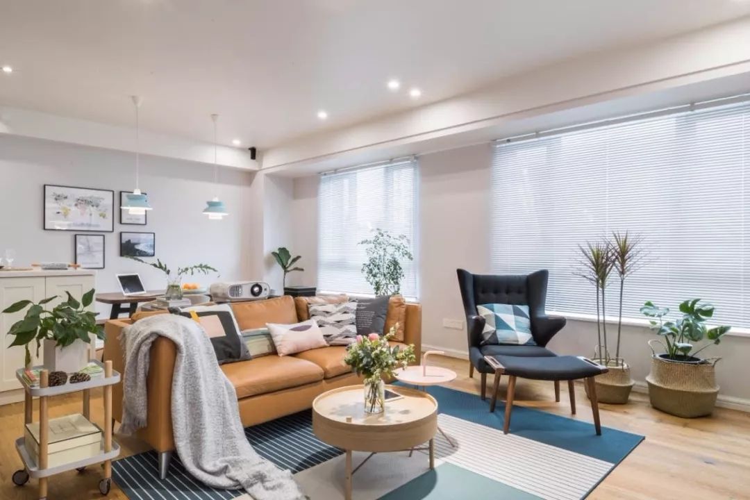 客厅摆上驼色沙发，轻松打造轻奢风装修效果图片_18