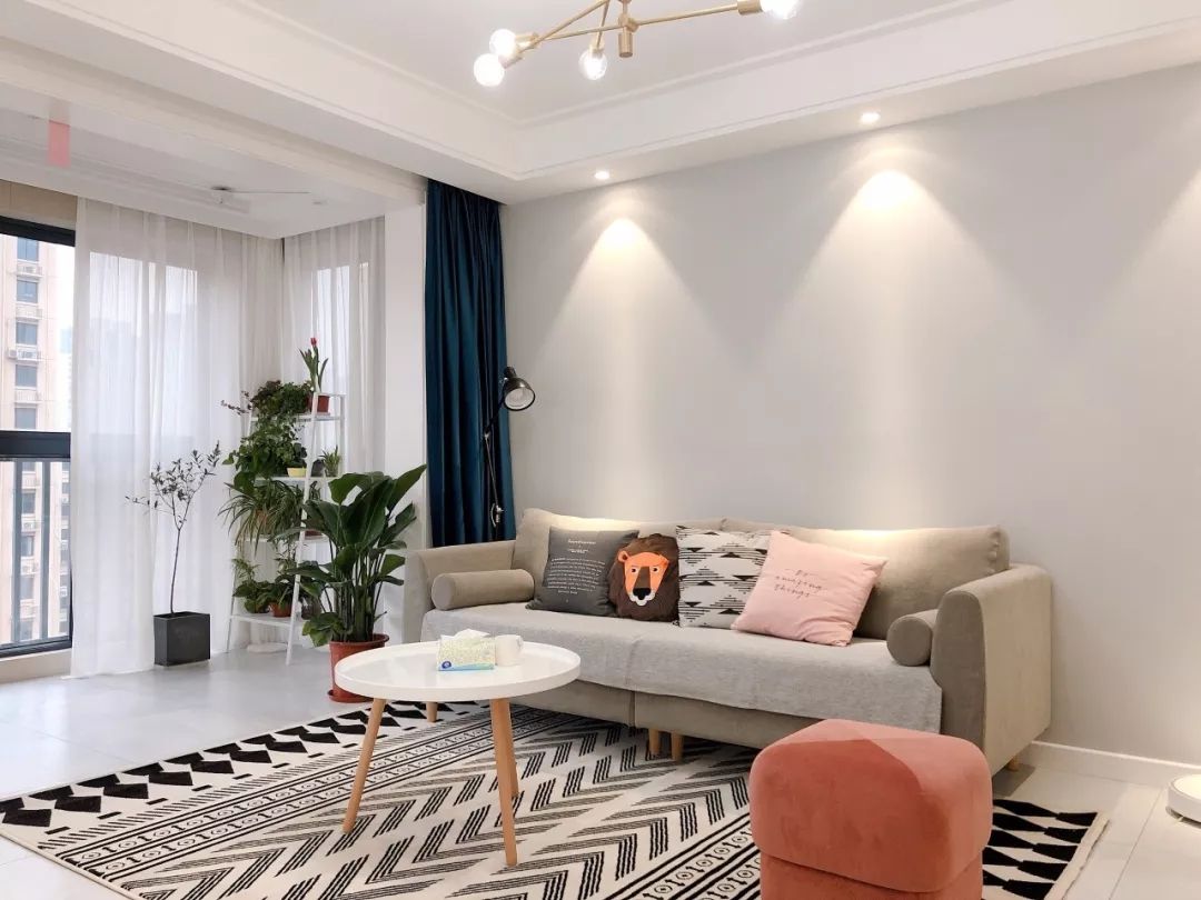 21张阳台纳入客厅设计，搭配好让客厅更加宽敞舒适装修效果图片_20