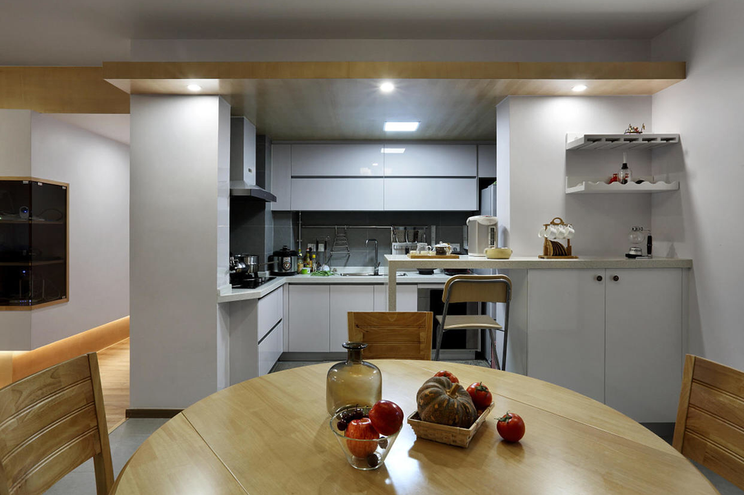 25个白色厨房橱柜搭配设计，想做白色橱柜可以参考装修效果图片_16