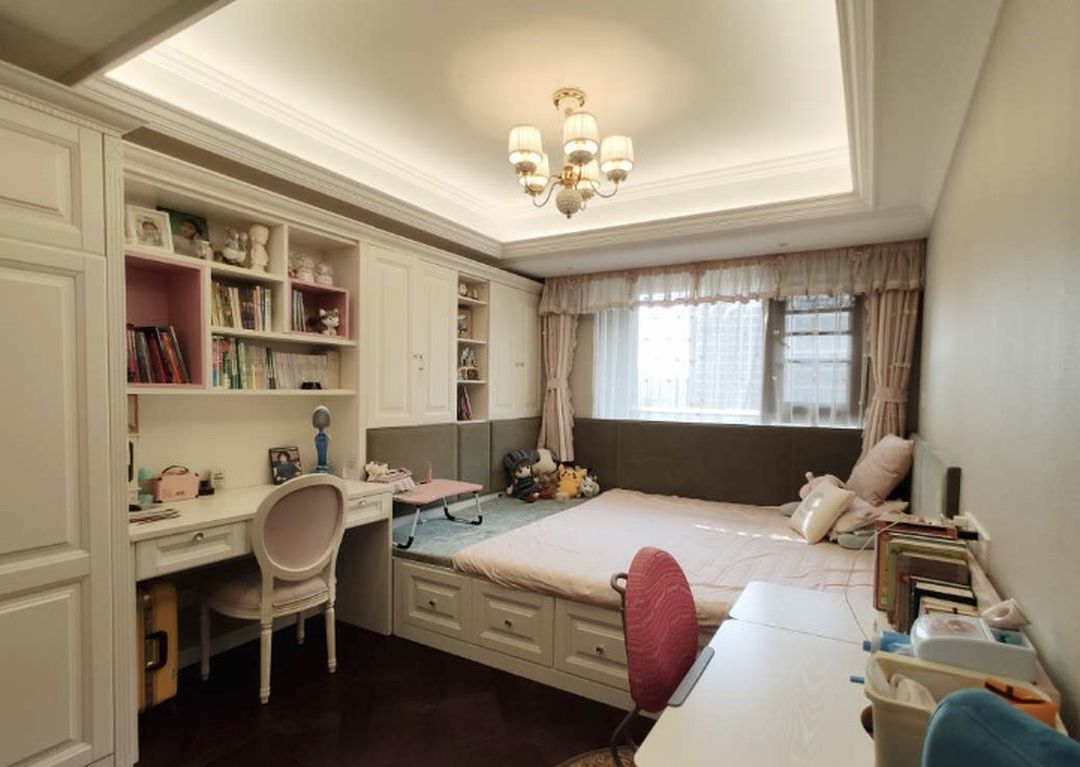 儿童房留出开放式收纳格，孩子喜欢的都展示出来装修效果图片_11