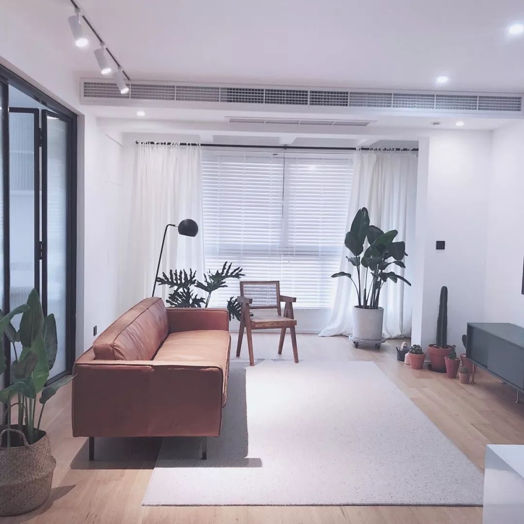 客厅摆上驼色沙发，轻松打造轻奢风装修效果图片_12