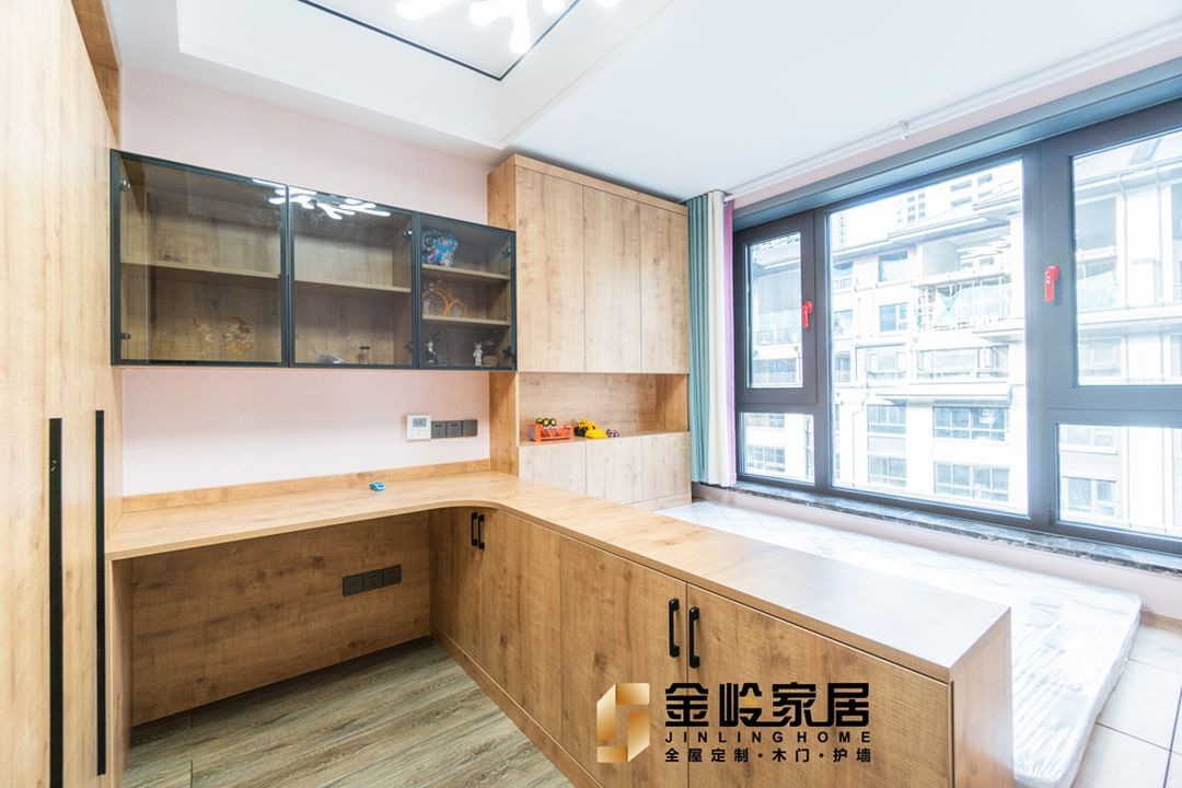“榻榻米+柜+书桌”组合是最可靠的榻榻米方案装修效果图片_8