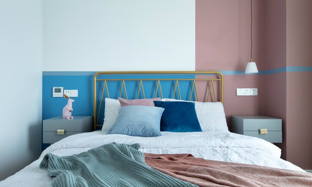 18个现代温馨卧室搭配，卧室够暖才有家的感觉装修效果图片_18