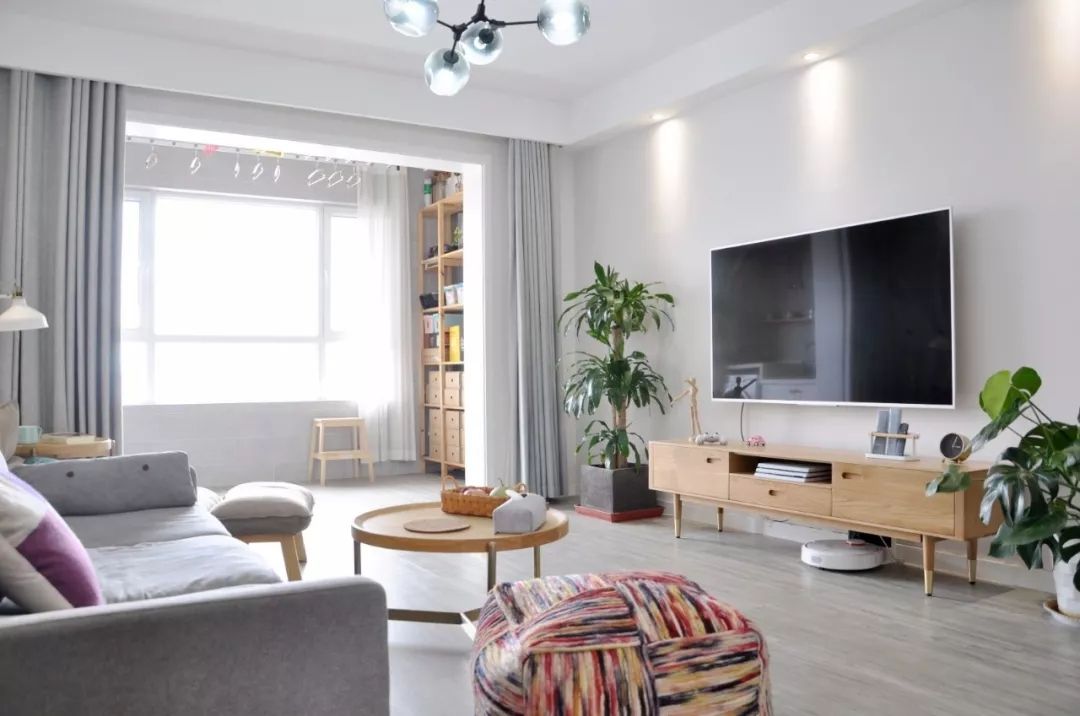 21张阳台纳入客厅设计，搭配好让客厅更加宽敞舒适装修效果图片_3