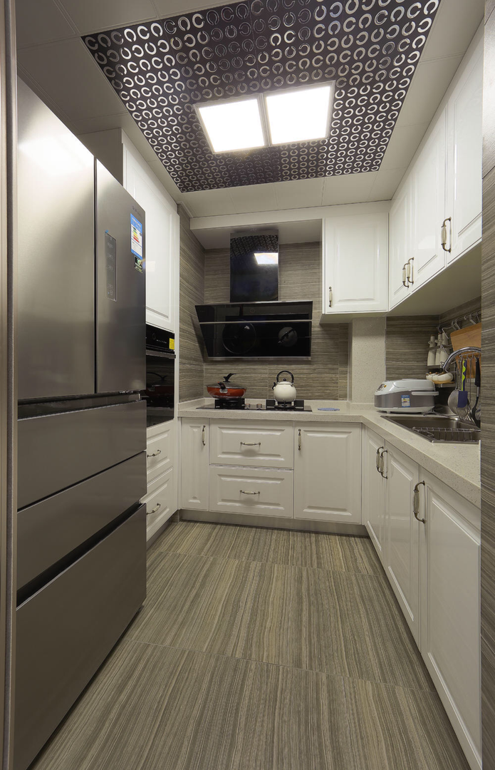 25个白色厨房橱柜搭配设计，想做白色橱柜可以参考装修效果图片_8