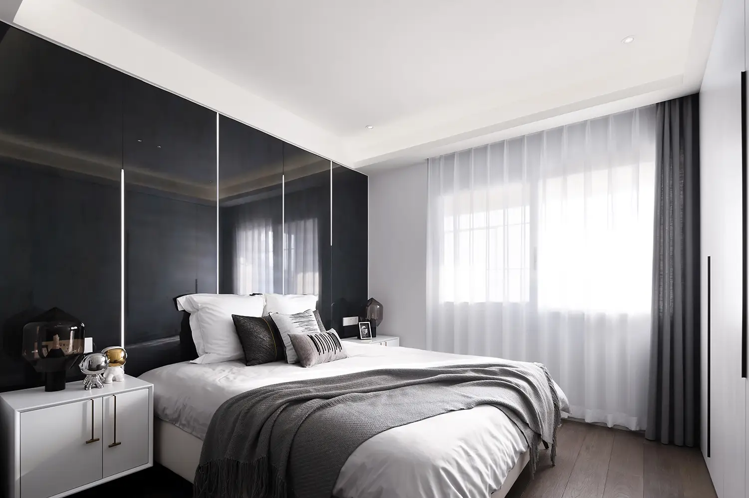 黑白灰色的卧室空间，也能这样的温馨治愈！图片_2