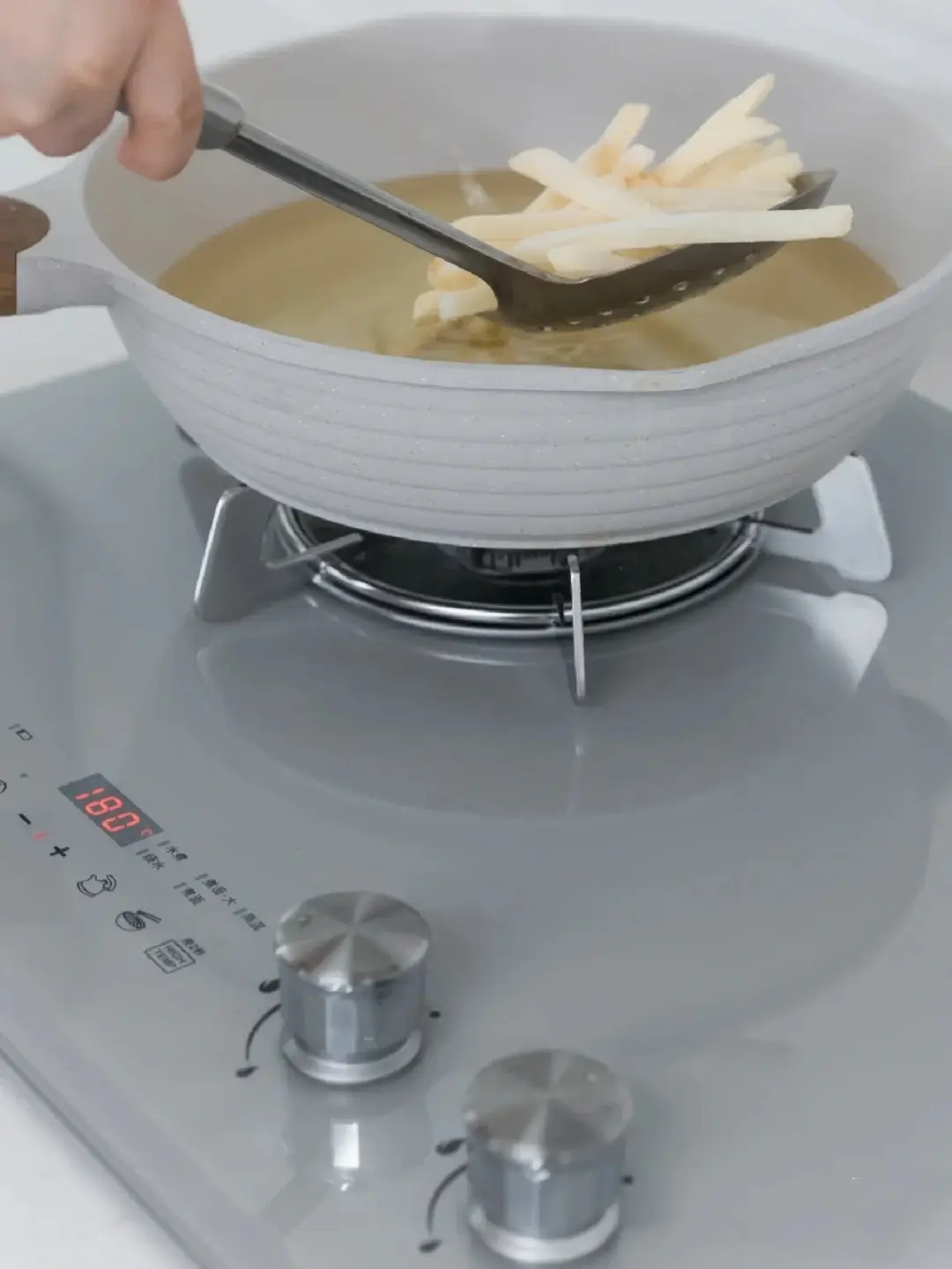 没想到吧！燃气灶也是有颜值区分的图片_4