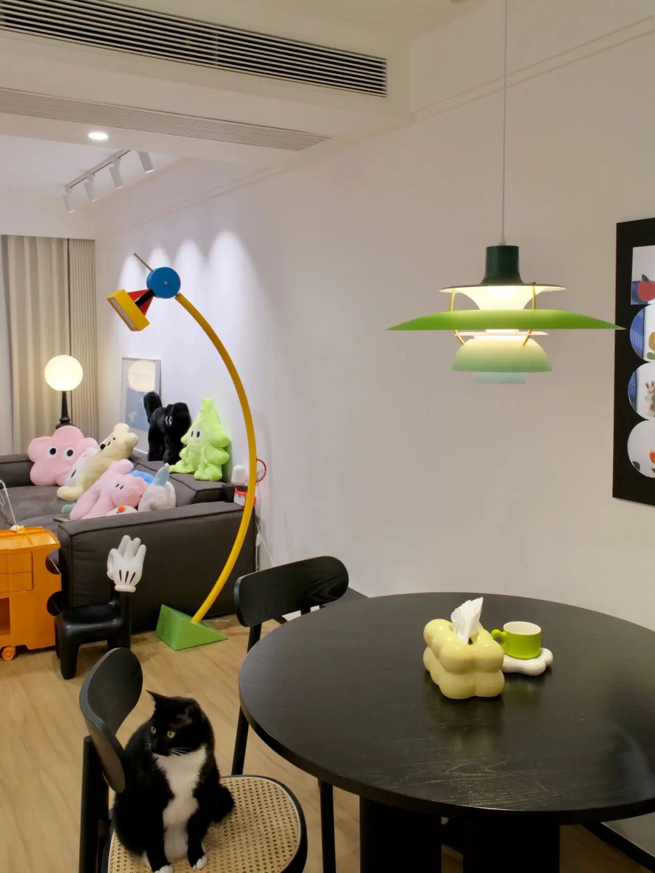 想要氛围感？来看看我家的餐厅图片_2
