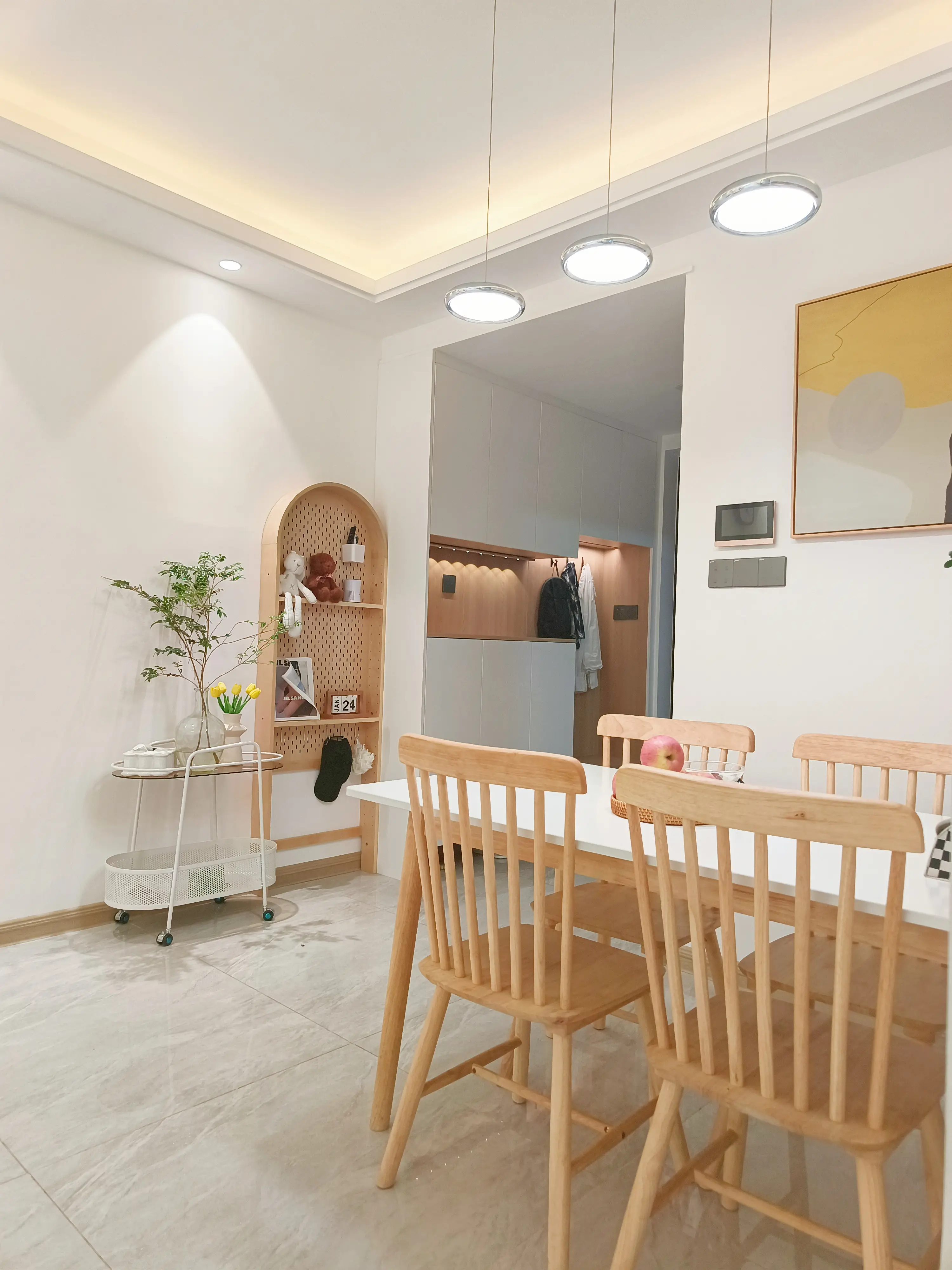 被问爆小户型餐厅，餐边柜这样设计很难不爱图片_3