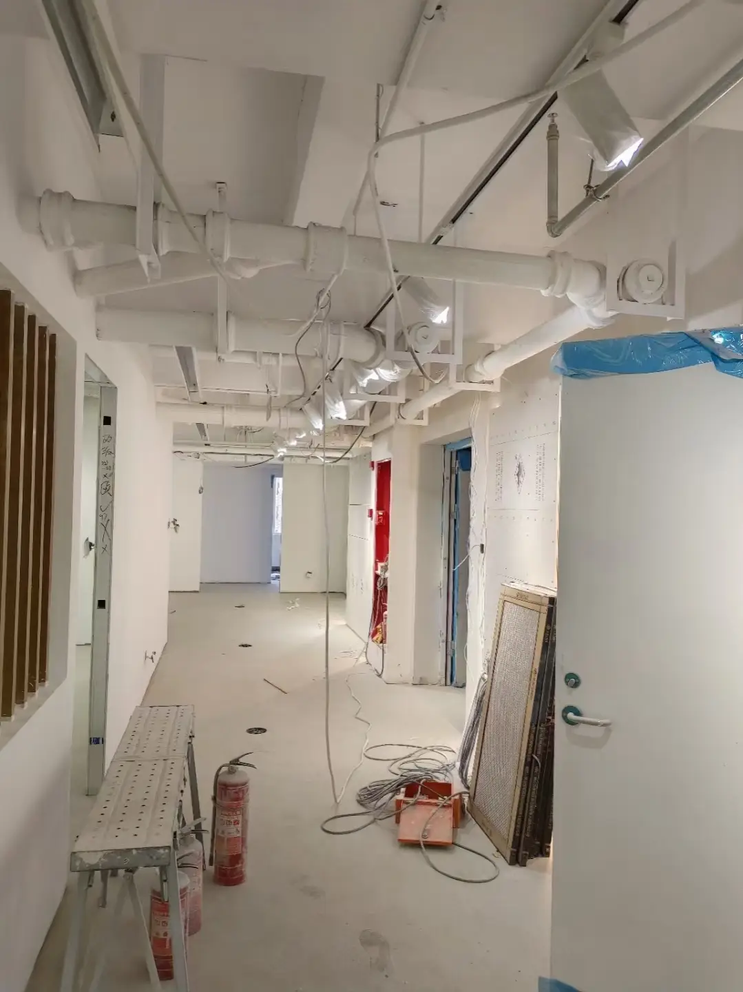 水电安装工作进行中图片_6