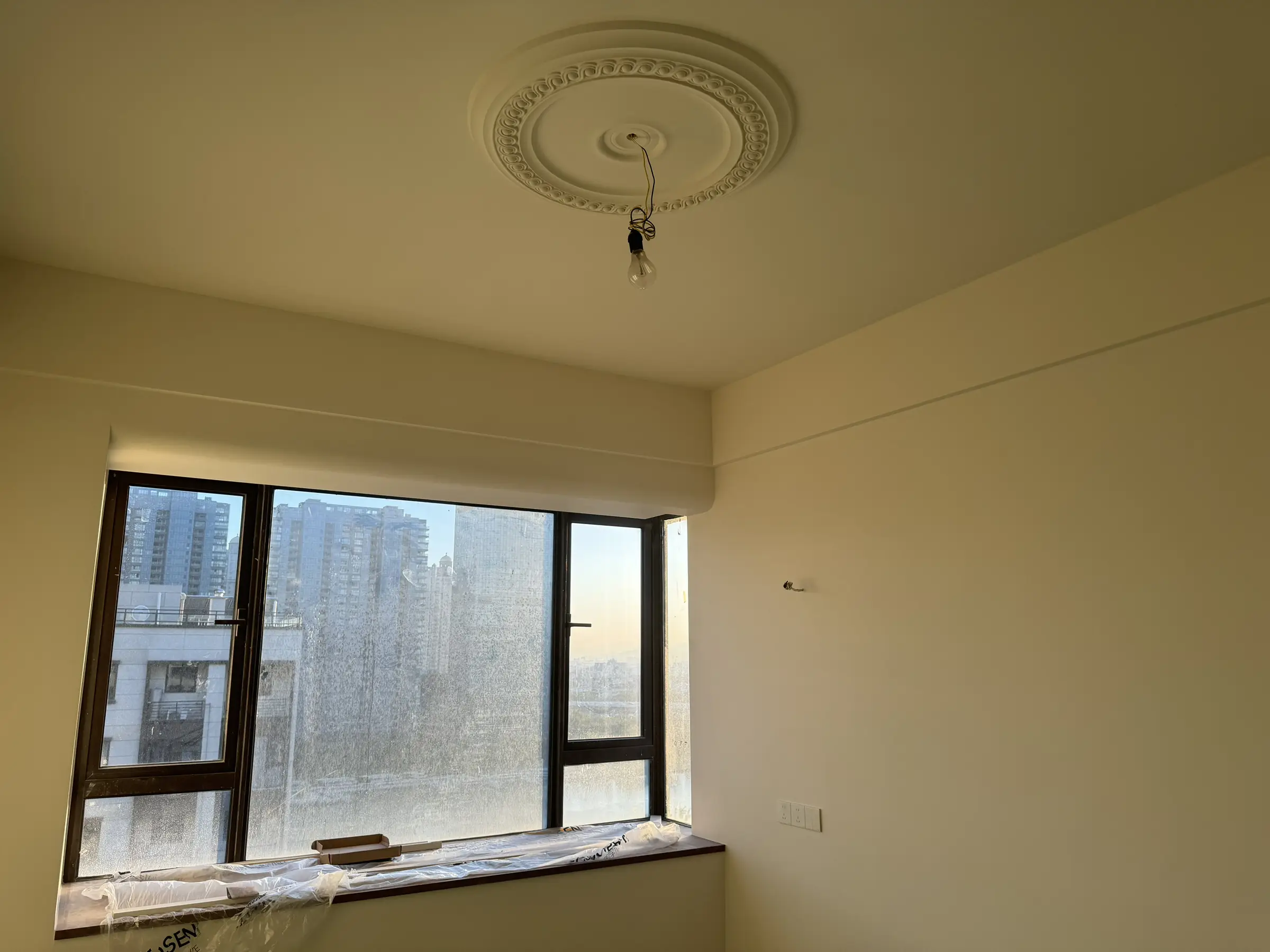 油工师傅说：今年好流行这个色的乳胶漆图片_3