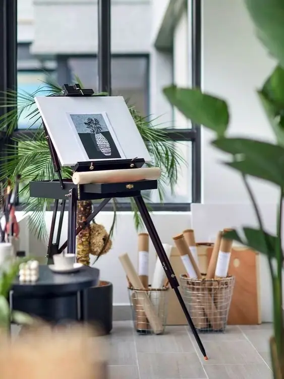 阳台一隅，艺术家的居心地图片_0