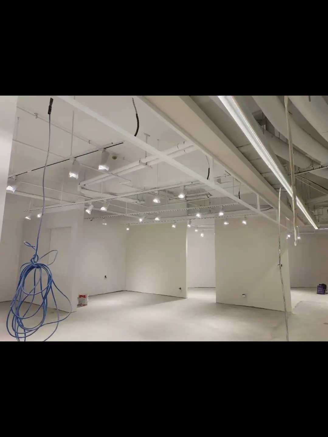 水电安装工作进行中图片_5