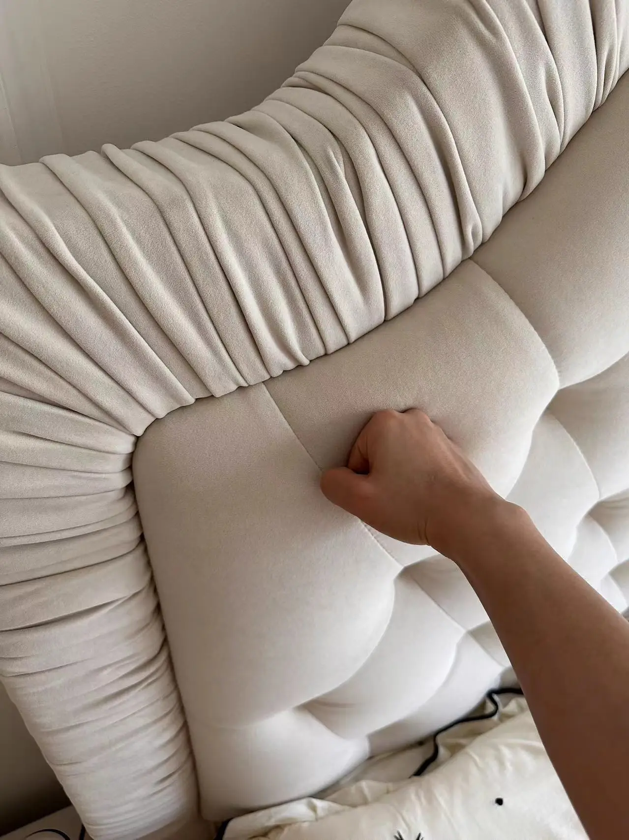 Bedroom | 网购的悬浮床好有氛围图片_4