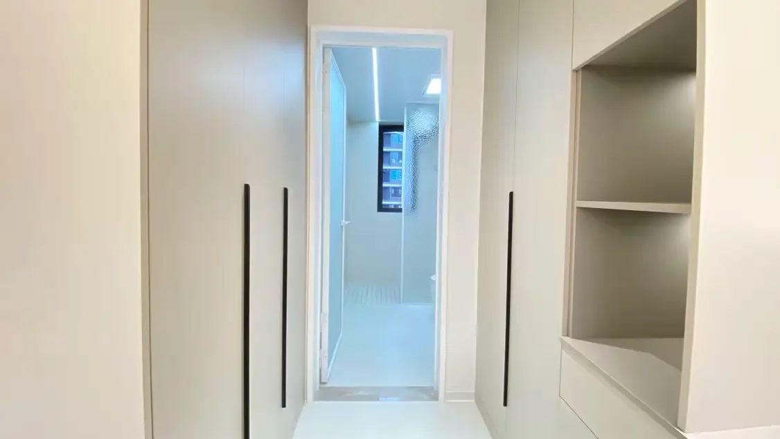 实用美观的衣帽间设计，让您的生活更舒适