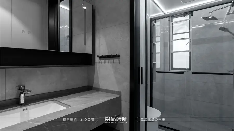 玻璃淋浴房竟然会“自爆”！注意这三点减少安全隐患