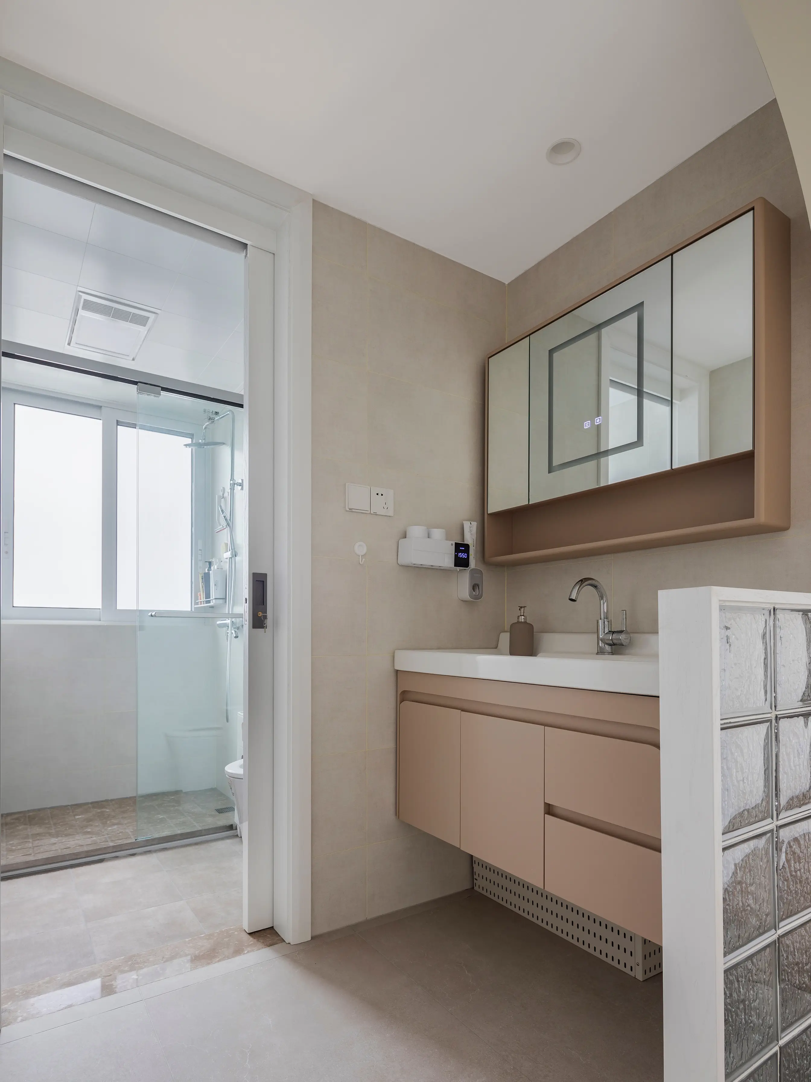 做好镜柜设计，告别卫生间台面脏乱差！图片_2