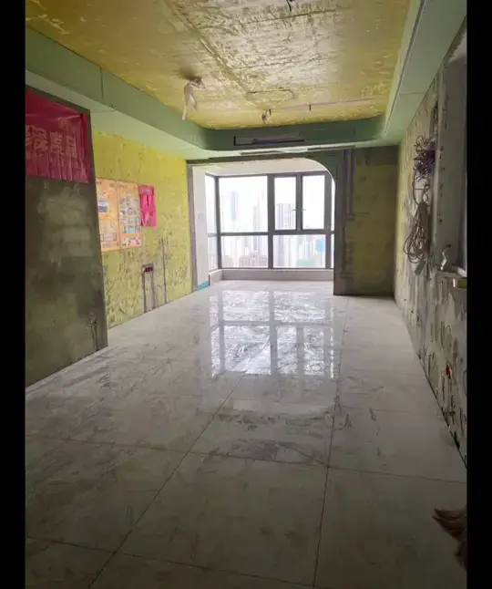 泥木施工阶段，现场卫生干净，施工井然有序