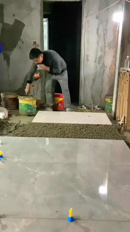 灰色系客厅地砖铺贴